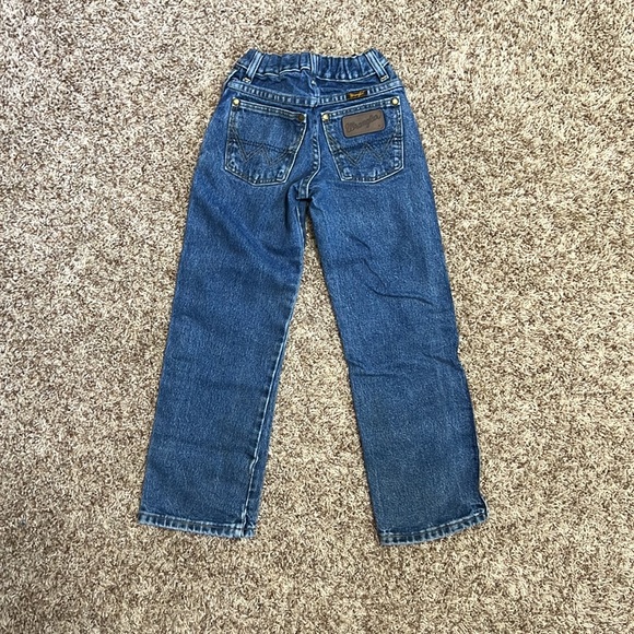 8 Reg Wrangler - Picture 2 of 3